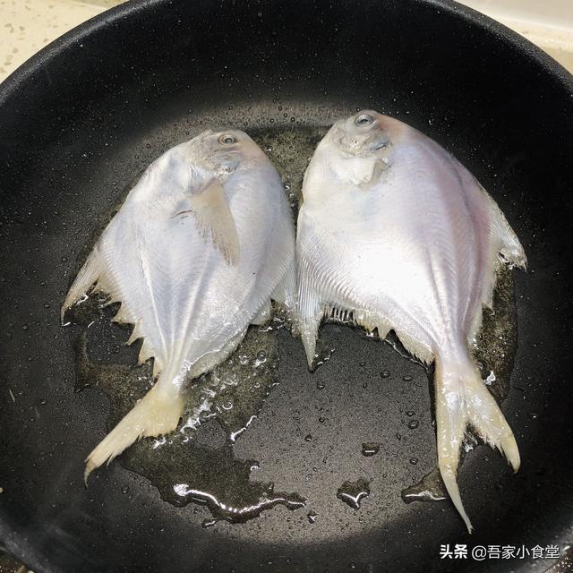 干煎鳊鱼的做法（做法比煮方便面还简单）(3)