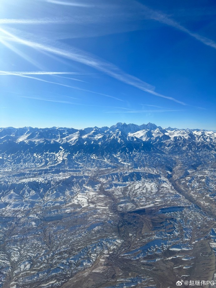 处处美景！赵继伟更博晒新疆风景照：好久没来了！美！