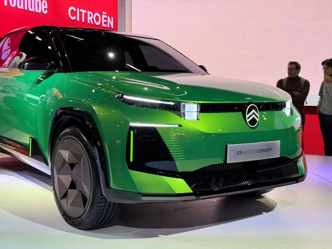 2024 巴黎车展 | 静态实拍雪铁龙全新 C5 AIRCROSS 概念车